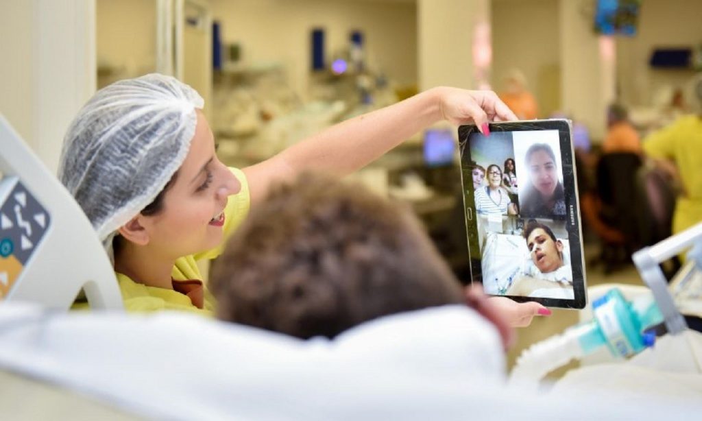 Imagem Ilustrando a Notícia: Visitas virtuais de familiares aos pacientes são promovidas no Hugol