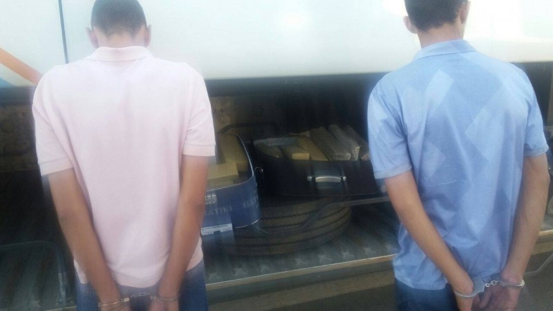 Imagem Ilustrando a Notícia: Polícia apreende 54 kg de maconha em ônibus