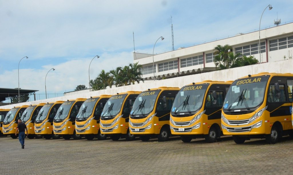 Imagem Ilustrando a Notícia: Novos ônibus de transporte escolar serão entregues, em Goiás