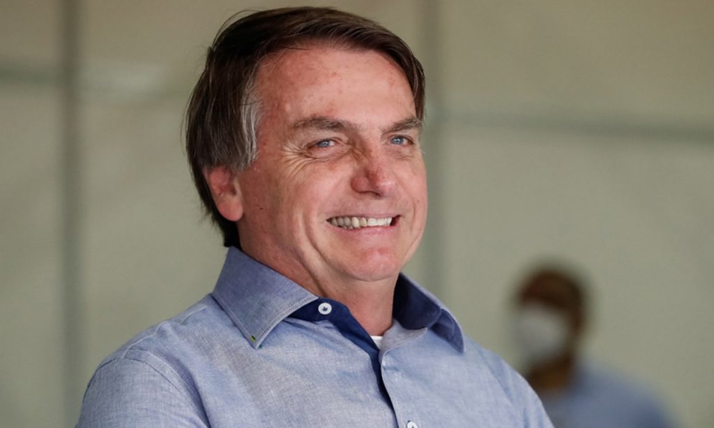 Imagem Ilustrando a Notícia: Bolsonaro tem 52,39% de aprovação em Goiás pela manutenção do emprego