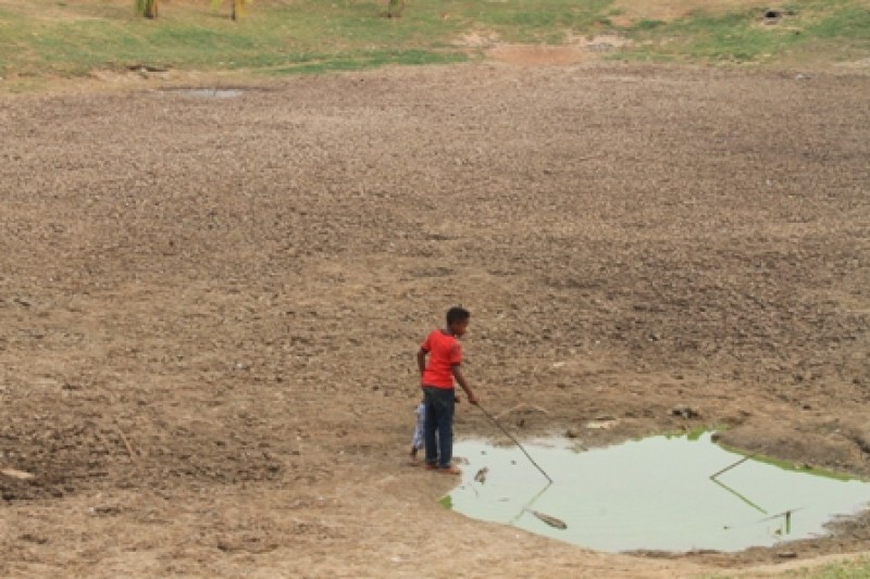 Imagem Ilustrando a Notícia: Dreno pode ser responsável por mais uma seca em lago