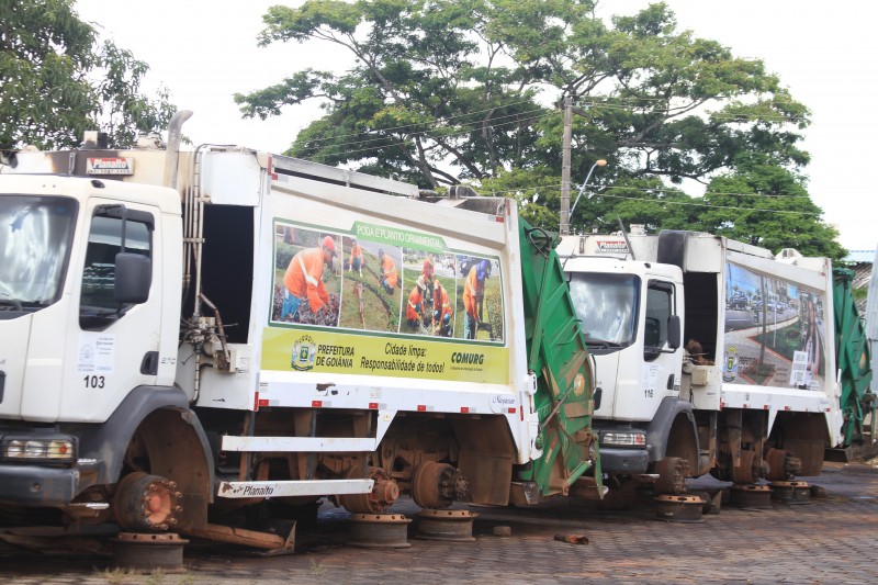 Imagem Ilustrando a Notícia: Comurg trabalha só com 22 caminhões na coleta seletiva