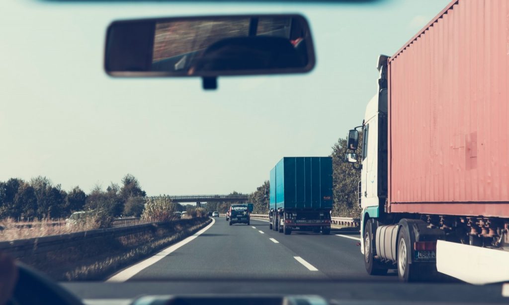 Imagem Ilustrando a Notícia: Já estão em vigor as novas regras do frete mínimo para caminhoneiros