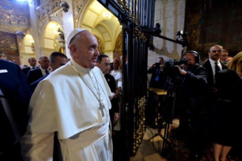 Imagem Ilustrando a Notícia: Papa lamenta morte de detentos em presídio do Brasil