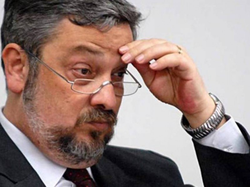 Imagem Ilustrando a Notícia: Palocci desiste de habeas corpus no mesmo dia do pedido de Lula