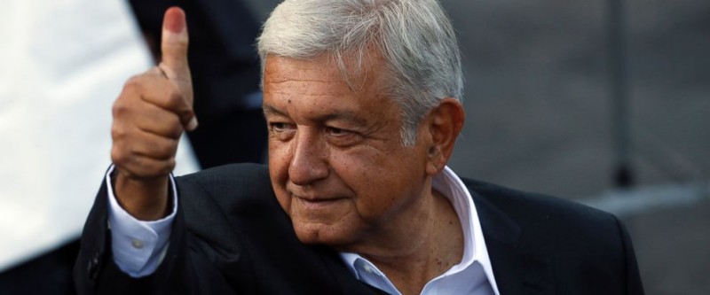 Imagem Ilustrando a Notícia: Temer cumprimenta López Obrador, novo presidente do México