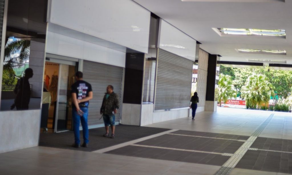 Imagem Ilustrando a Notícia: Shoppings de Goiânia negociam para manter lojistas durante pandemia