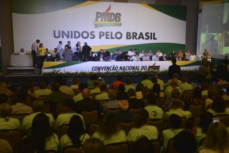 Imagem Ilustrando a Notícia: PMDB vai decidir em 30 dias se mantém apoio ao governo, diz Jucá