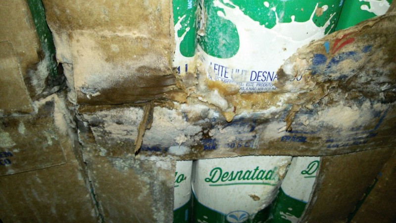 Imagem Ilustrando a Notícia: Fiscais interditam atacado com 3 mil litros de leite estragado