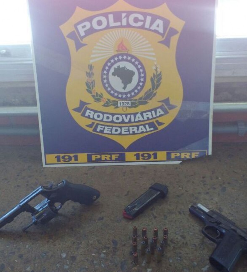 Imagem Ilustrando a Notícia: Homem é preso por porte ilegal de arma de fogo em Guapó