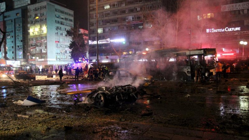 Imagem Ilustrando a Notícia: Atentado deixa 27 mortos e 75 feridos em Ancara, Turquia