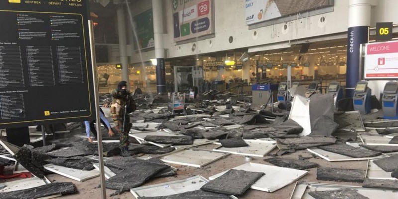 Imagem Ilustrando a Notícia: Suspeito de atentado no aeroporto de Bruxelas é detido pela polícia