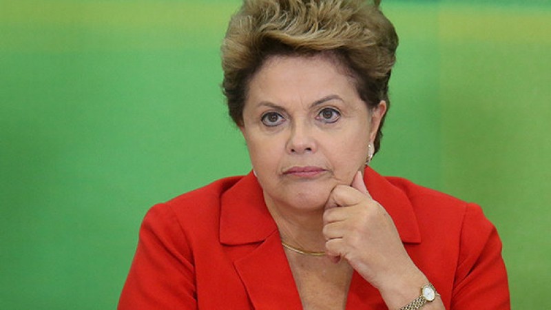 Imagem Ilustrando a Notícia: Dilma condena pichação na sede da UNE