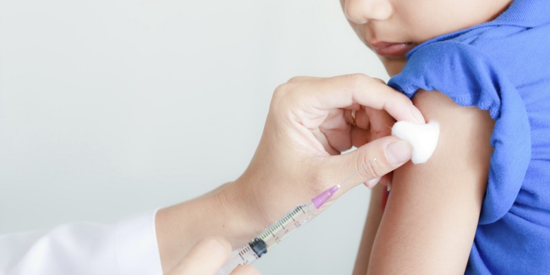 Imagem Ilustrando a Notícia: Meninos de 12 e 13 anos serão vacinados contra HPV a partir de janeiro