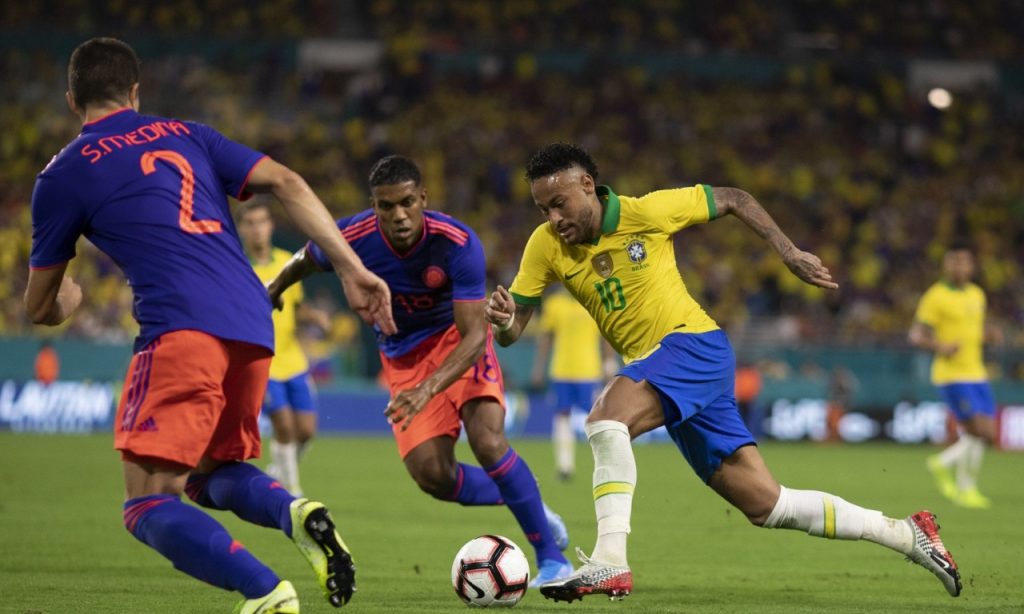 Imagem Ilustrando a Notícia: Neymar marca e da assistência, mas Brasil fica no empate contra a Colômbia