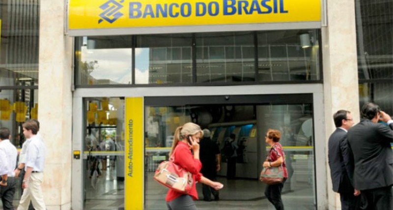 Imagem Ilustrando a Notícia: Bancos públicos reservam R$ 6 bi para restituir perdas com planos econômicos