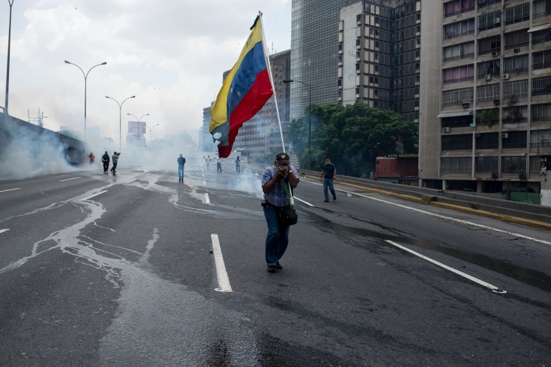 Imagem Ilustrando a Notícia: Governos da América Latina criticam onda de violência na Venezuela
