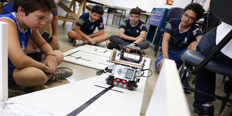 Imagem Ilustrando a Notícia: Alunos desenvolvem robô para resgate de vítimas em Olimpíada