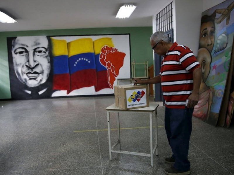 Imagem Ilustrando a Notícia: Venezuelanos elegem prefeitos e governador neste domingo (10)