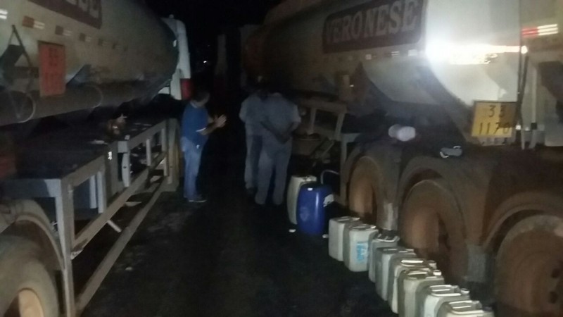 Imagem Ilustrando a Notícia: Polícia flagra desvio de carga de combustível em Alexânia