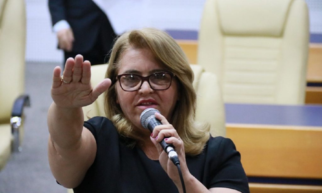 Imagem Ilustrando a Notícia: Câmara de Goiânia tem nova vereadora