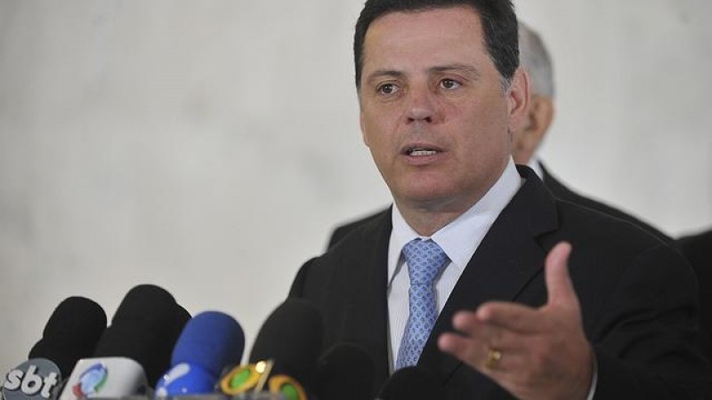 Imagem Ilustrando a Notícia: Perillo pede reunião de governadores com Justiça para discutir sistema prisional