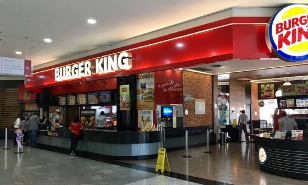 Imagem Ilustrando a Notícia: Burger King é condenado a pagar indenização após servir sanduíches para funcionários
