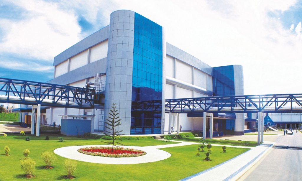Imagem Ilustrando a Notícia: Laboratório em Anápolis abre 65 vagas de emprego em produção, qualidade e engenharia