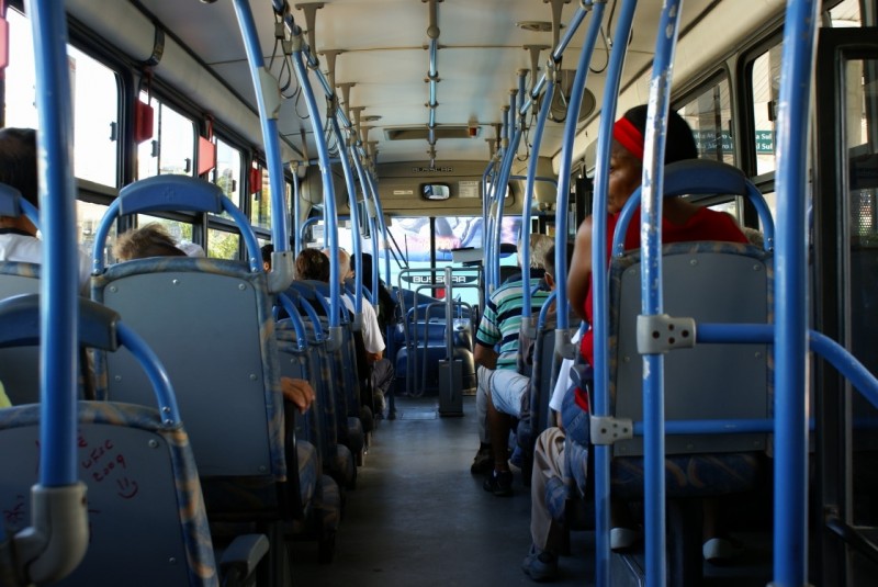 Imagem Ilustrando a Notícia: Tarifa zero no transporte público tem rejeição no Congresso, mostra pesquisa