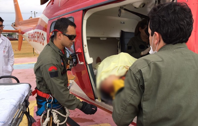 Imagem Ilustrando a Notícia: Corpo de Bombeiros resgata vítima de choque elétrico