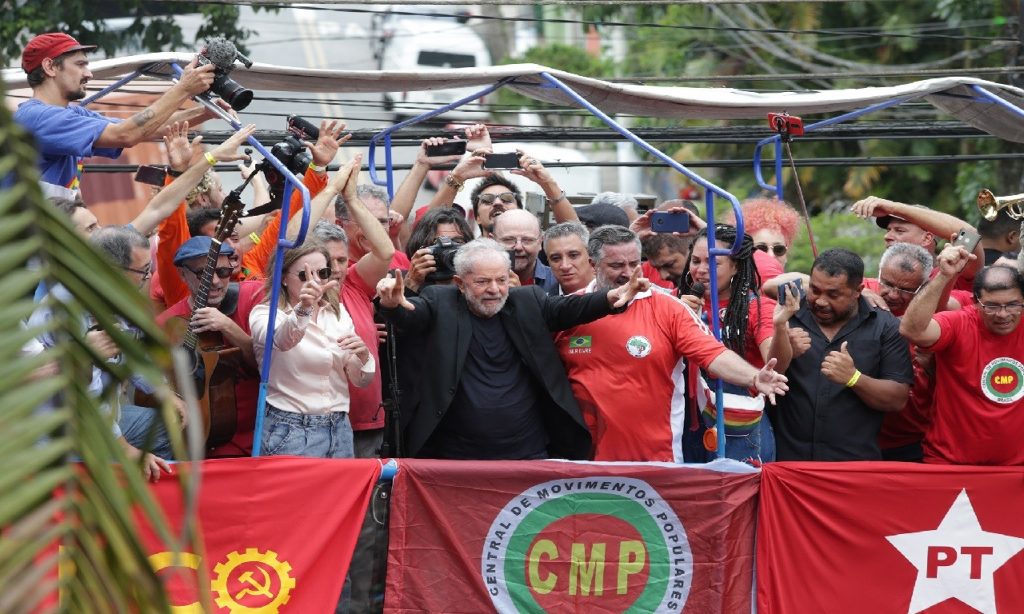 Imagem Ilustrando a Notícia: “Durmo com a consciência dos homens justos e honestos”, diz Lula no ABC Paulista