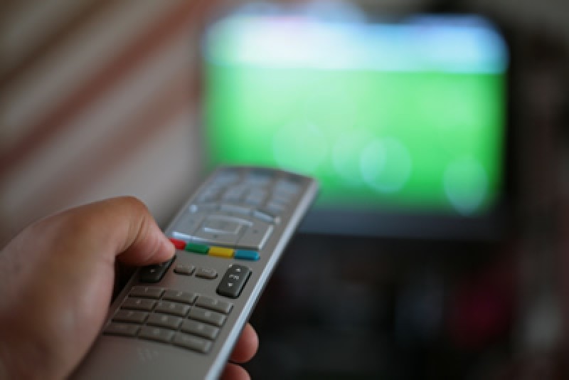 Imagem Ilustrando a Notícia: Número de assinaturas de TV a cabo sofre queda no Brasil