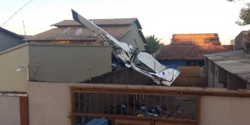 Imagem Ilustrando a Notícia: Queda de avião causa morte de criança no Jardim Bela Vista