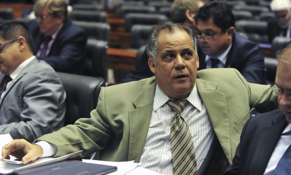 Imagem Ilustrando a Notícia: MPF condena ex-deputado federal Carlos Lereia