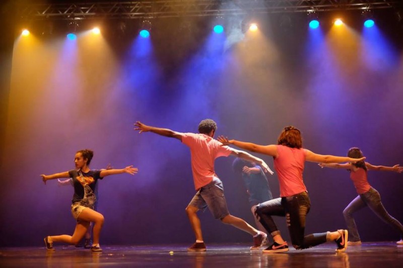 Imagem Ilustrando a Notícia: Grupo de dança vai a cinco escolas estaduais e um teatro entre fevereiro e março