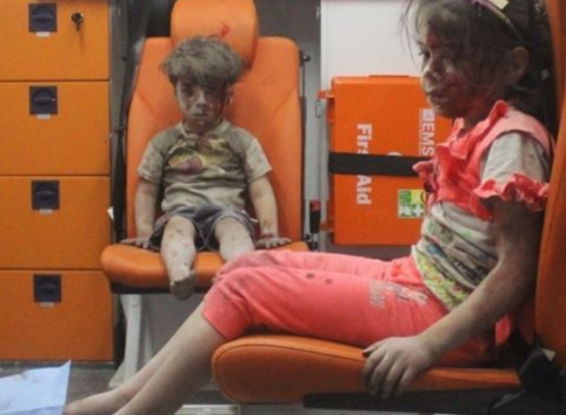Imagem Ilustrando a Notícia: Morre irmão de garoto sírio fotografado em Aleppo