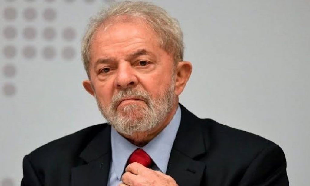 Imagem Ilustrando a Notícia: TRF-4 mantém condenação de Lula e aumenta pena no caso de Atibaia