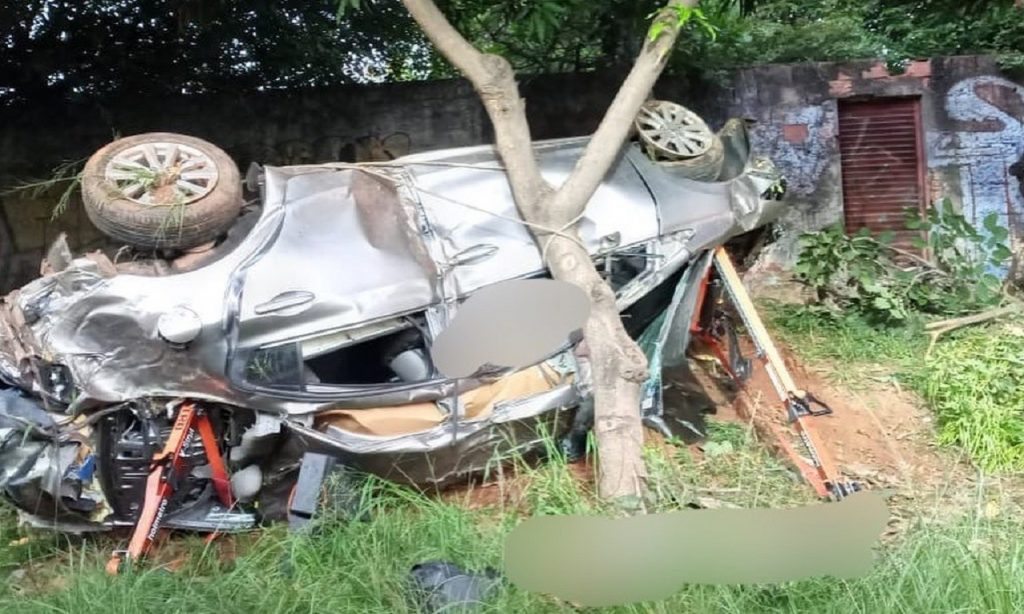 Imagem Ilustrando a Notícia: Motociclista e condutor de carro morrem em acidente na Marginal Botafogo, em Goiânia