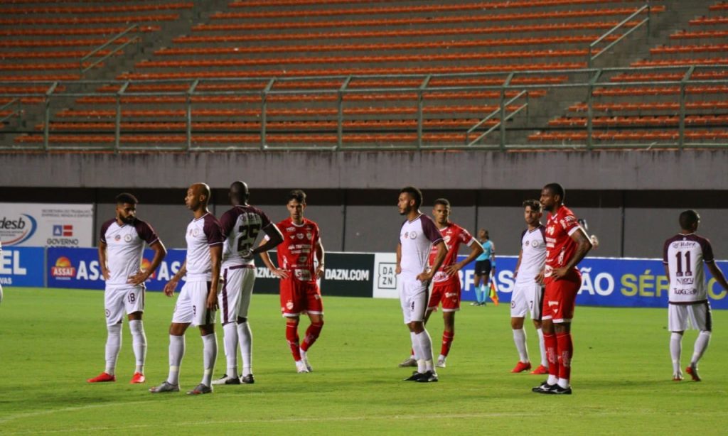 Imagem Ilustrando a Notícia: Com dois gols de Henan e um de Rafhael, Vila Nova vence o Jacuipense fora de casa