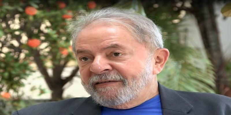 Imagem Ilustrando a Notícia: Defesa de Lula alega dúvida de Moro e pede anulação da condenação