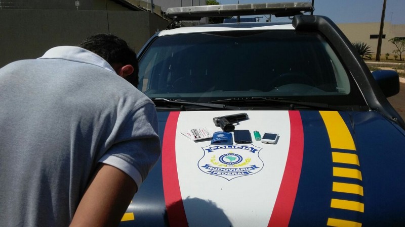 Imagem Ilustrando a Notícia: Jovem é preso por assalto com arma falsa em Jataí