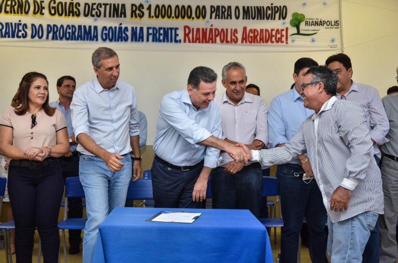 Imagem Ilustrando a Notícia: Uruana, São Patrício e Rianápolis assinam convênios de R$ 1 milhão, cada, com go