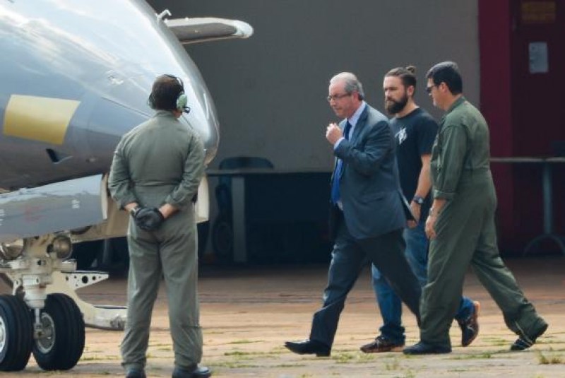 Imagem Ilustrando a Notícia: Cunha pediu a inclusão de duas testemunhas de defesa na Lava Jato