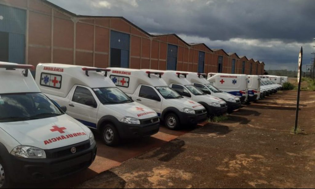 Imagem Ilustrando a Notícia: Prefeitura de Goiânia entrega 21 novas ambulâncias brancas