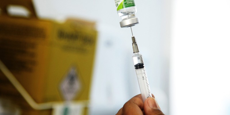 Imagem Ilustrando a Notícia: “Dia D” para vacinar contra H1N1 é realizado neste fim de semana