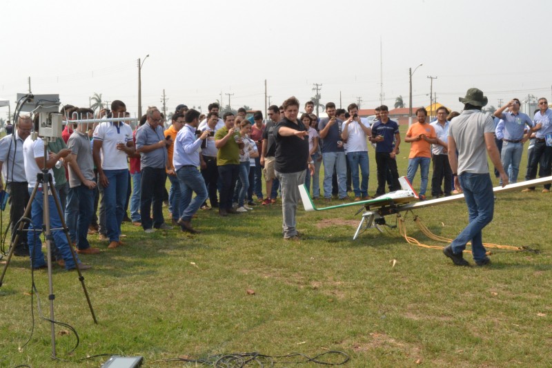 Imagem Ilustrando a Notícia: Seminário discute uso de drones na agricultura