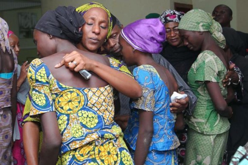 Imagem Ilustrando a Notícia: Boko Haram liberta 21 das mais de 200 meninas sequestradas em 2014