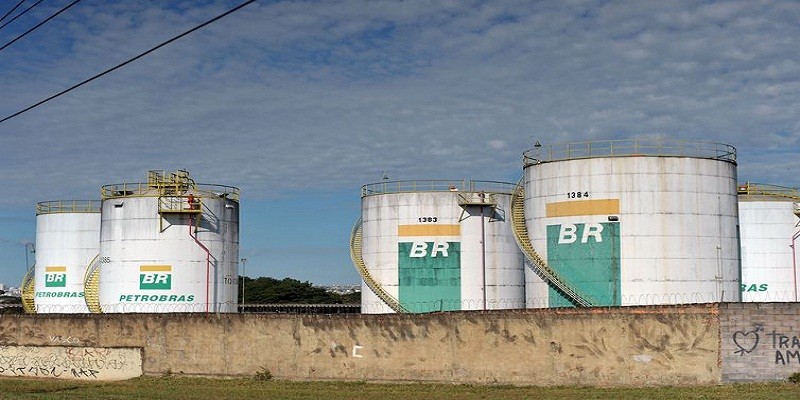 Imagem Ilustrando a Notícia: Petrobras fecha trimeste com maior lucro líquido desde 2011