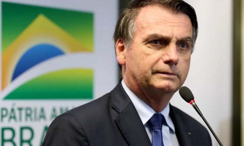 Imagem Ilustrando a Notícia: Bolsonaro diz que tendência no preço do combustível é se estabilizar