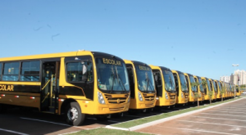 Imagem Ilustrando a Notícia: Governo renova 50% da frota de ônibus escolares dos municípios goianos